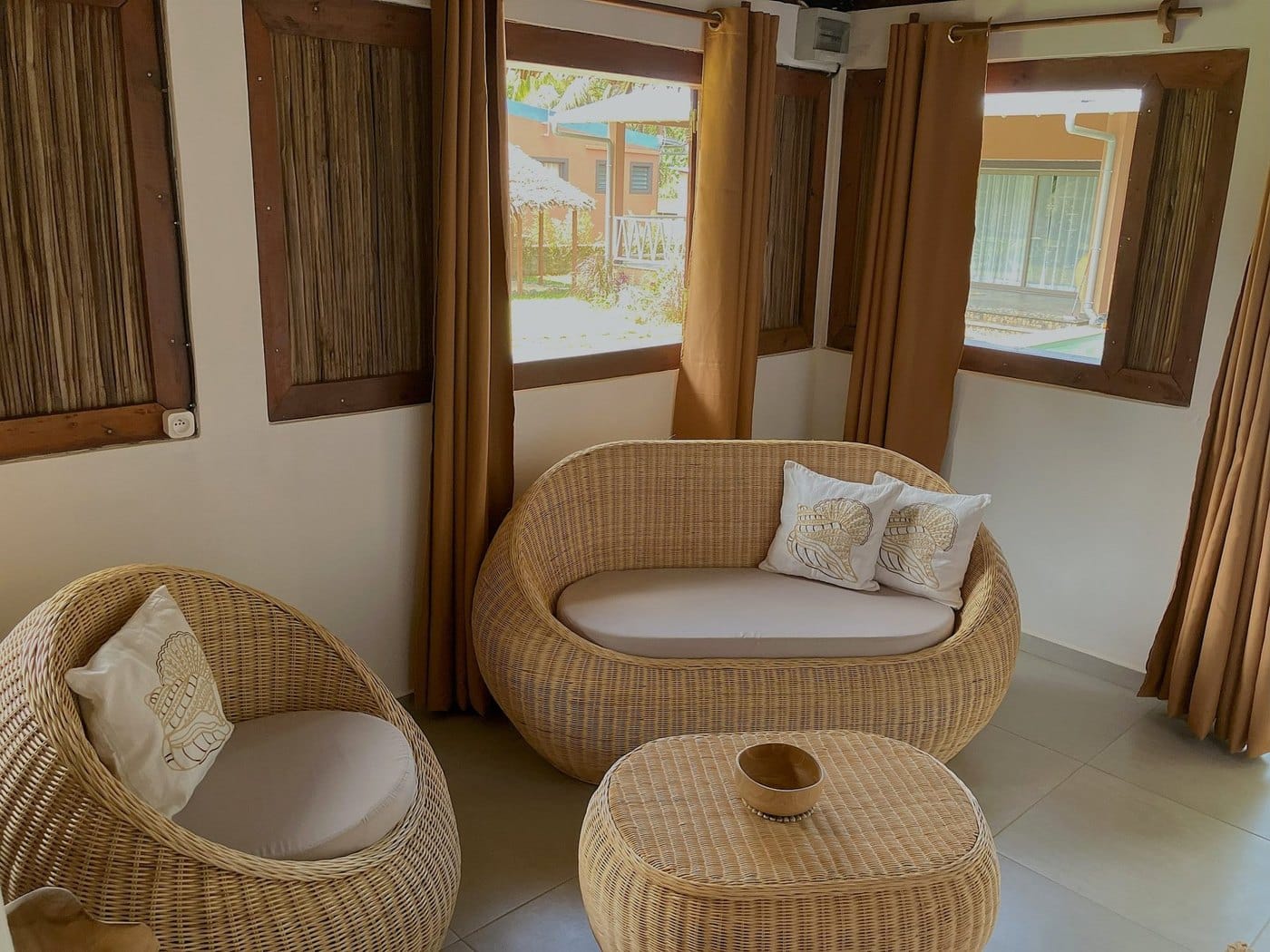 Salon de la villa Tortue à Kokoa Serena, île Sainte-Marie